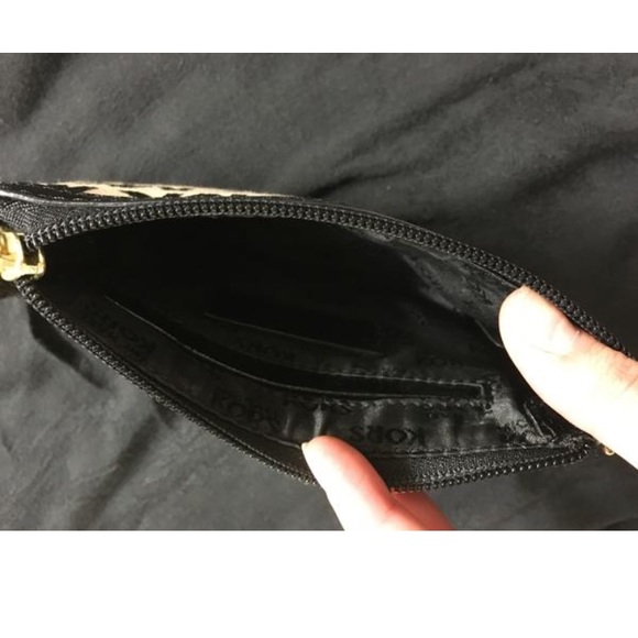 Michael Kors Wristlet Authentic - Picture 2 of 8